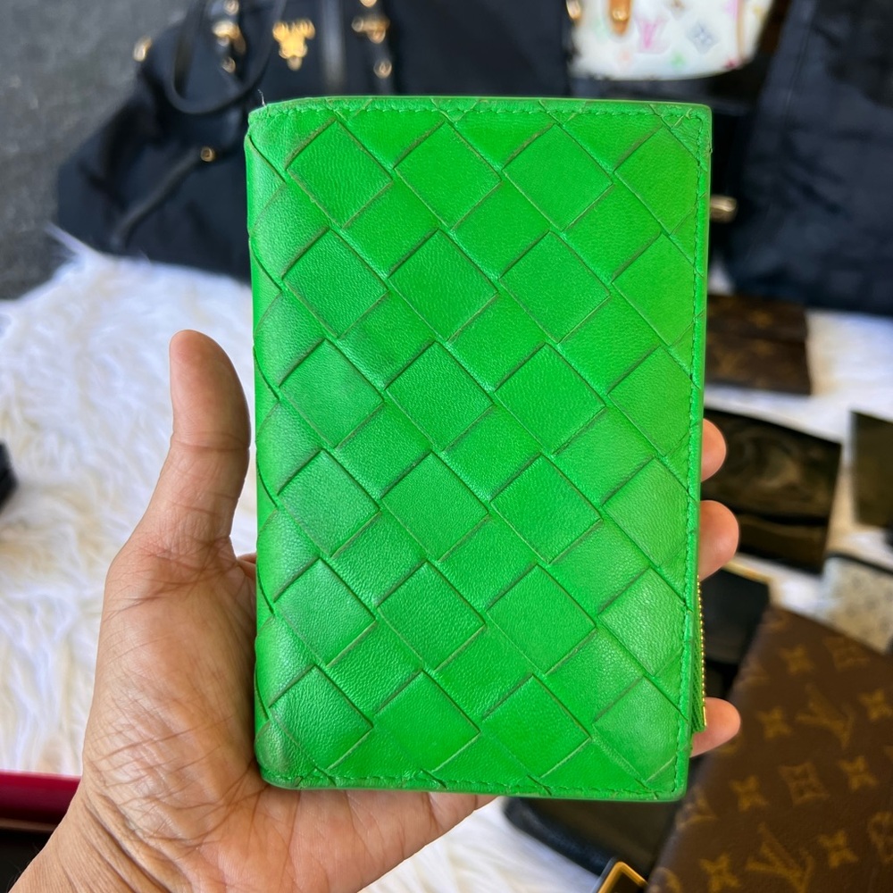 Bottega Veneta Bi- Fold Wallet Medium